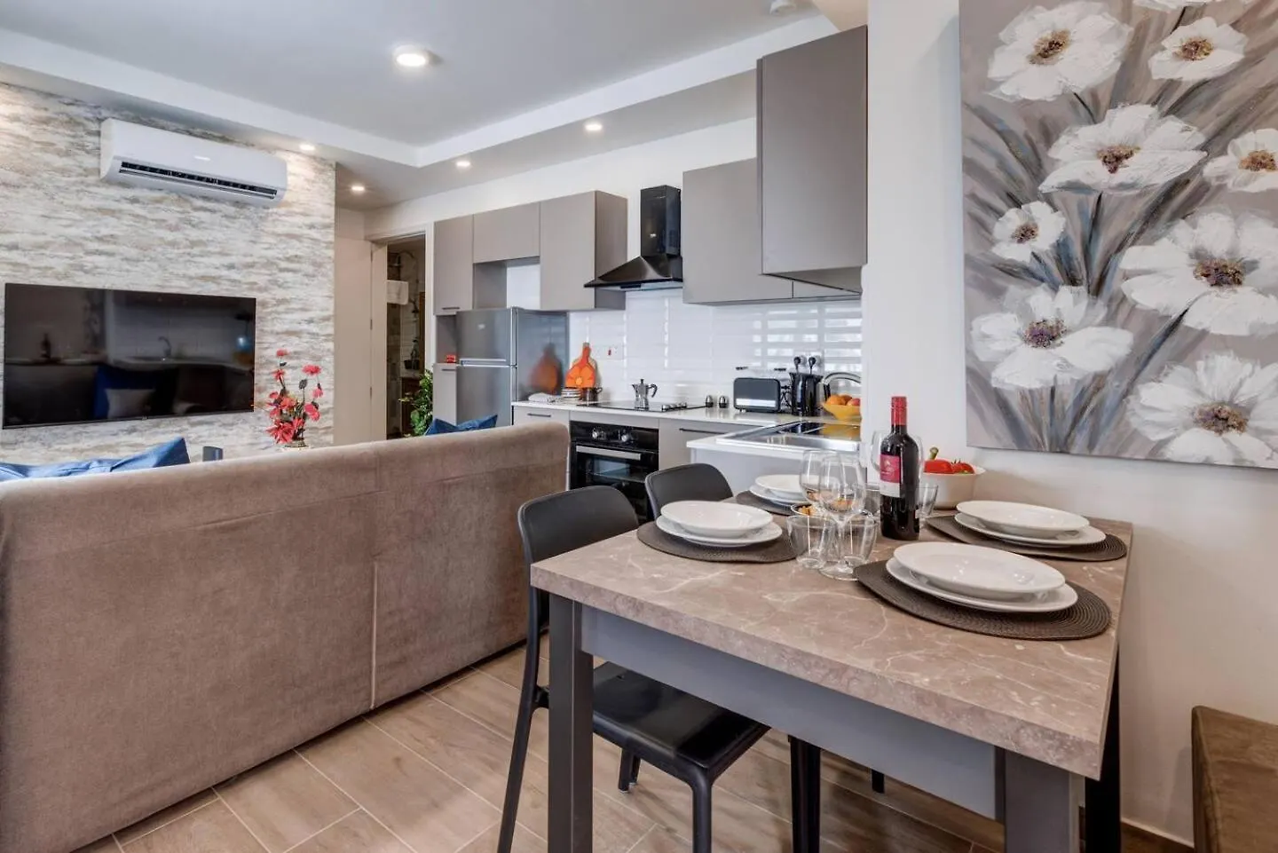 Apartment Designer 1 Bed Maisonette Swieqi By Homely Is-Swieqi Malta
